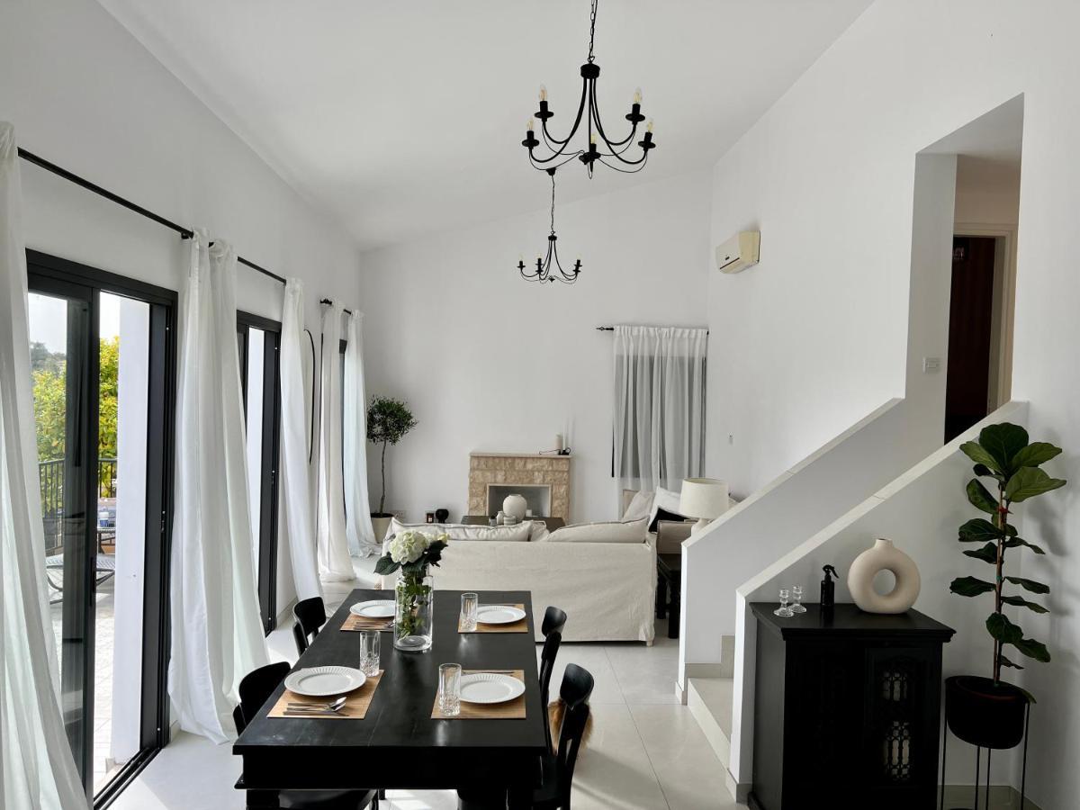 Zeus Holiday Home Pissouri Exterior photo